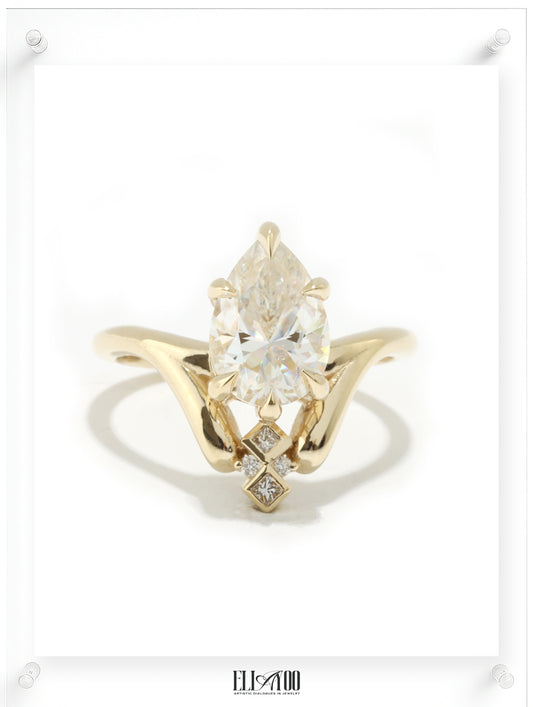 Gentle Aura Diamond Ring