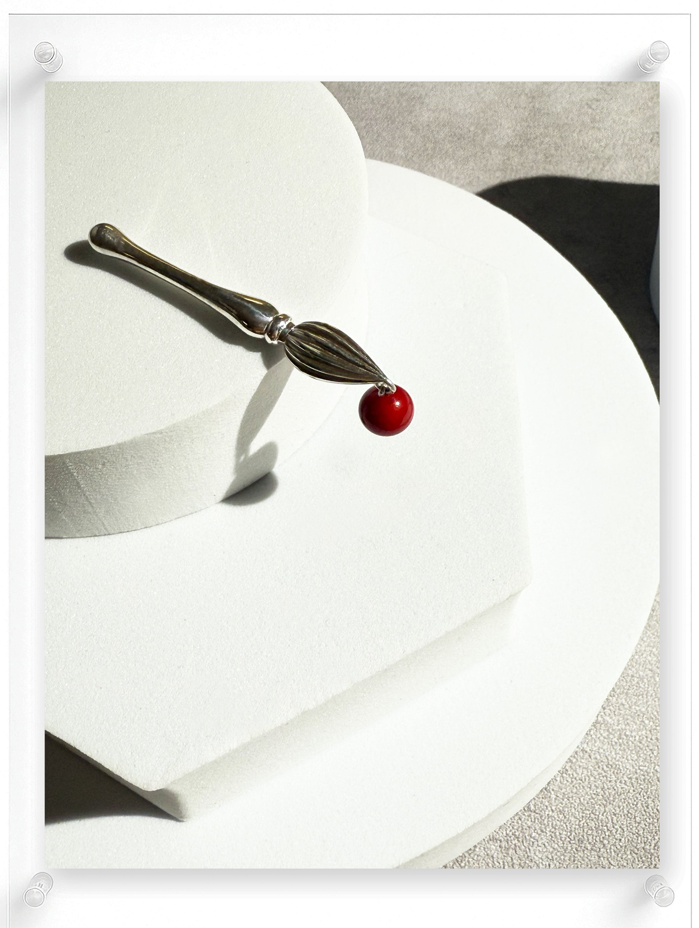 Atelier Brush Brooch - Coral