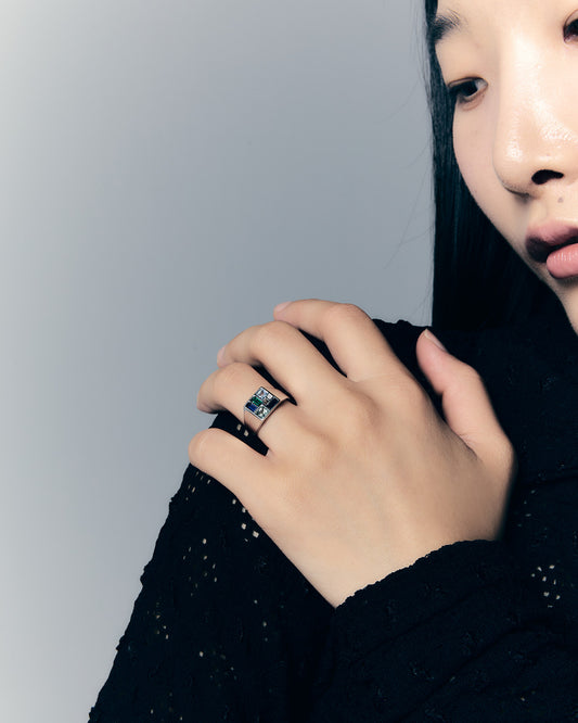 Poetic Mind Blue Sapphire Ring - Platinum