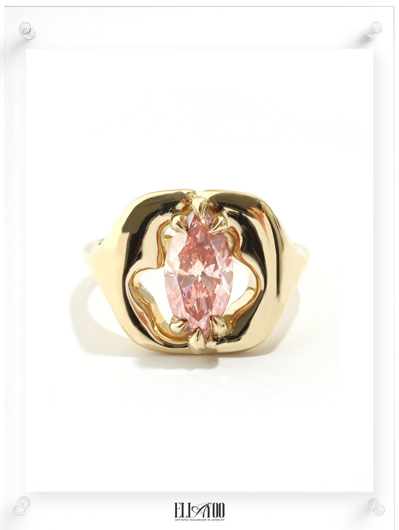 Anillo de zafiro azul de Golden Hill